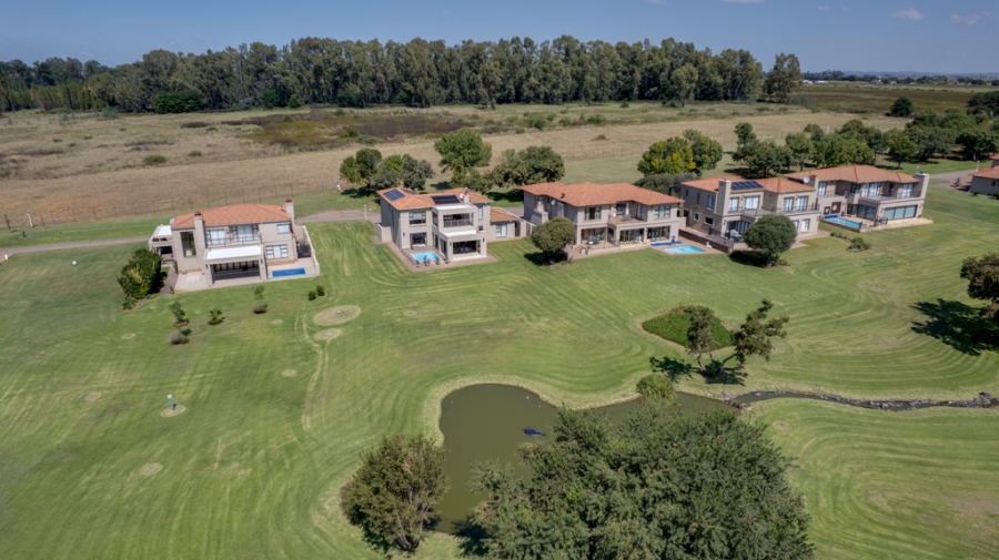 5 Bedroom Property for Sale in Club Milos Estate Free State